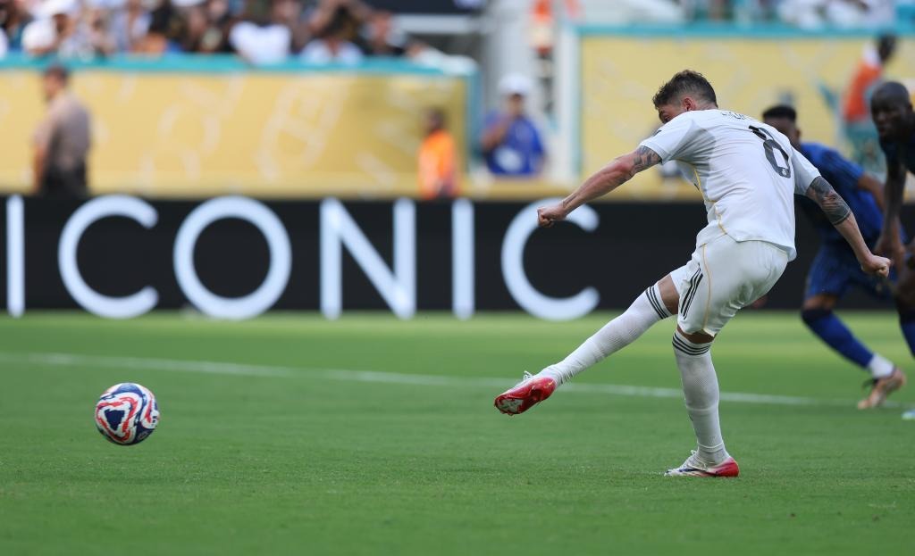 milan谈体育：好久没有这么刺激的素材了，英雄联盟的魅力！